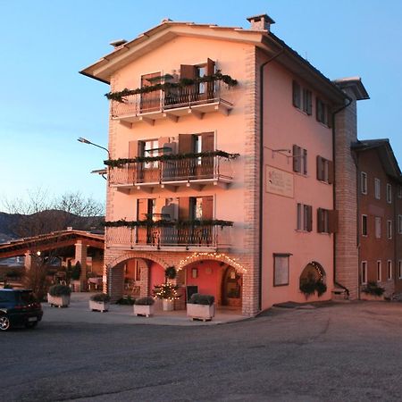 Hotel Piccola Mantova Боско-Кьезануова Экстерьер фото